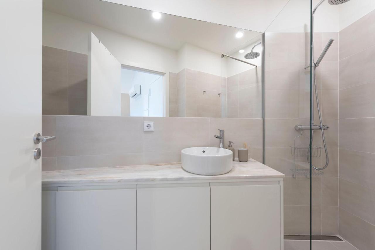 Central Superb Flat W/ Ac & Balcony By Lovelystay Porto Exterior photo